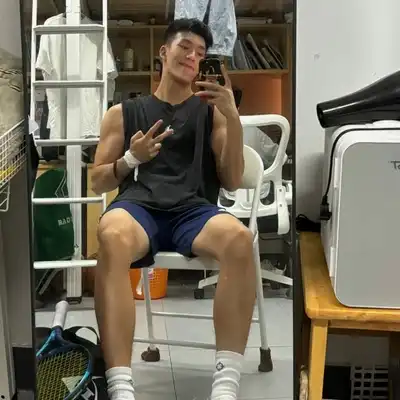 王明
